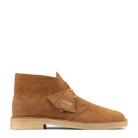 Clarks desert boot in tan sued.